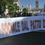 Foto LaPresse
17-10-2013 Roma, Italia
cronaca
Sit-in di protesta, Il welfare non è un lusso, contro i tagli alle politiche sociali delle associazioni di servizi per giovani, disabili, anziani, stranieri e persone in povertà. Scalinata del CampidoglioNella foto: momenti della manifestazione